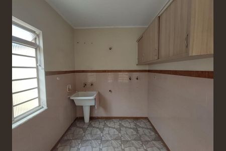 Casa à venda com 3 quartos, 201m² em Jardim Avelino, São Paulo