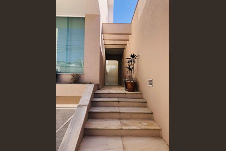 Casa à venda com 174m², 3 quartos e 5 vagas