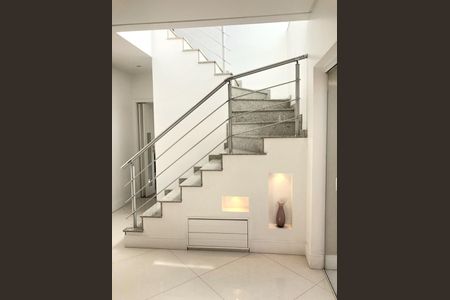 Casa à venda com 174m², 3 quartos e 5 vagas