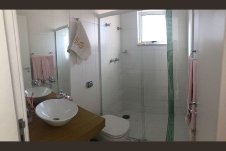 Casa à venda com 174m², 3 quartos e 5 vagas