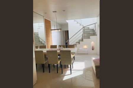 Casa à venda com 174m², 3 quartos e 5 vagas