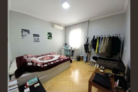 Casa à venda com 3 quartos, 250m² em Vila Mussolini, São Bernardo do Campo