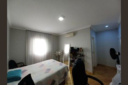 Casa à venda com 250m², 3 quartos e 4 vagas
