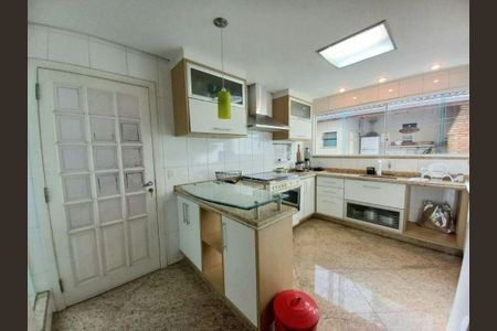 Casa à venda com 250m², 3 quartos e 4 vagas