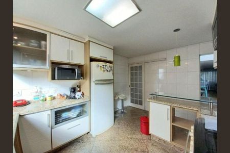 Casa à venda com 250m², 3 quartos e 4 vagas