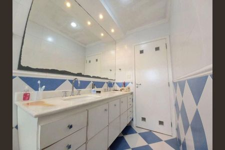 Casa à venda com 250m², 3 quartos e 4 vagas