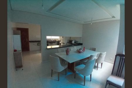 Casa à venda com 3 quartos, 243m² em Jardim Lavinia, São Bernardo do Campo