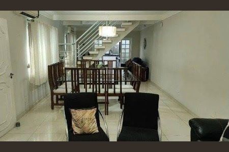 Casa à venda com 4 quartos, 200m² em Água Rasa, São Paulo