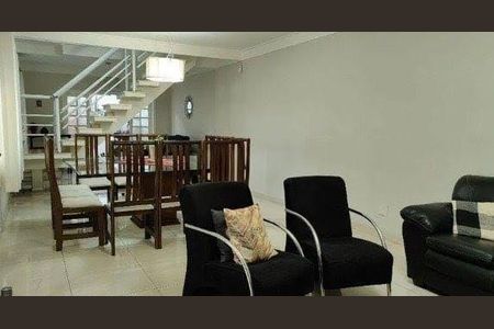 Casa à venda com 4 quartos, 200m² em Água Rasa, São Paulo