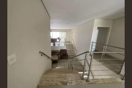 Casa à venda com 3 quartos, 275m² em Parque Sinai, Santana de Parnaíba