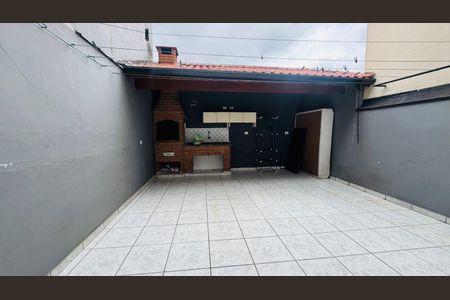 Casa à venda com 136m², 3 quartos e 2 vagas