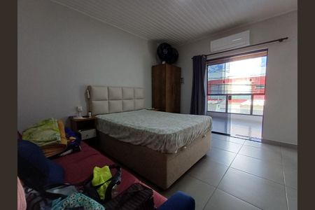 Casa à venda com 3 quartos, 130m² em Vila Carrão, São Paulo