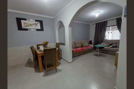 Casa à venda com 3 quartos, 130m² em Vila Carrão, São Paulo