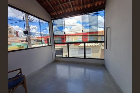 Casa à venda com 3 quartos, 130m² em Vila Carrão, São Paulo