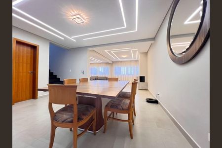 Casa à venda com 3 quartos, 280m² em Parque dos Passaros, São Bernardo do Campo