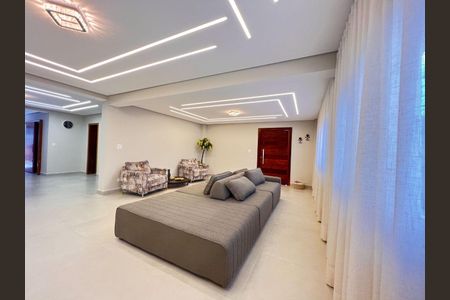 Casa à venda com 3 quartos, 280m² em Parque dos Passaros, São Bernardo do Campo