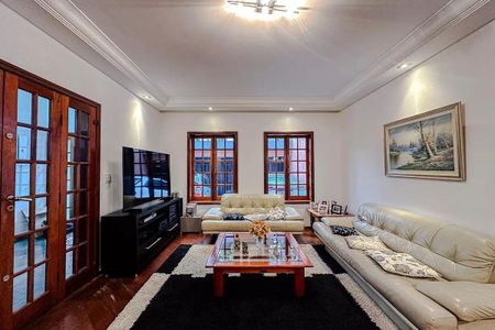 Casa à venda com 4 quartos, 230m² em Água Rasa, São Paulo