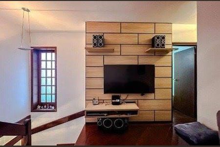 Casa à venda com 4 quartos, 230m² em Água Rasa, São Paulo