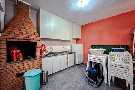 Casa à venda com 4 quartos, 230m² em Água Rasa, São Paulo