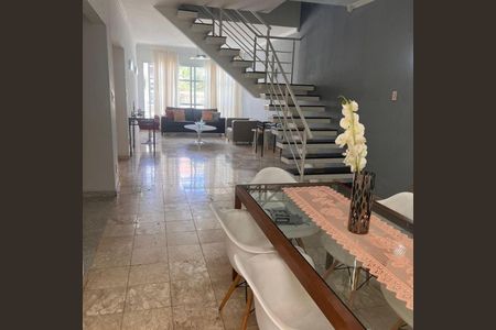 Casa à venda com 3 quartos, 250m² em Jardim da Gloria, São Paulo