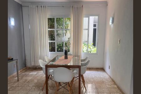 Casa à venda com 3 quartos, 250m² em Jardim da Gloria, São Paulo