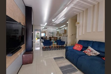 Casa à venda com 3 quartos, 156m² em Vila Carrão, São Paulo