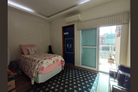 Casa à venda com 3 quartos, 156m² em Vila Carrão, São Paulo