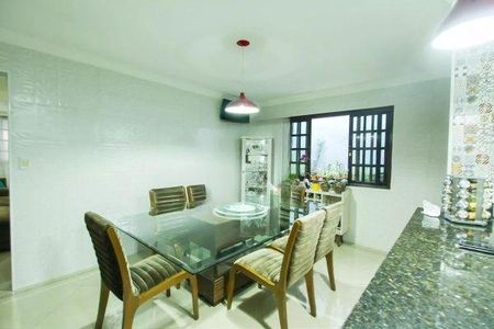 Casa à venda com 4 quartos, 171m² em Penha, São Paulo