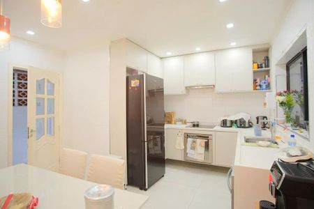 Casa à venda com 2 quartos, 160m² em Chácara Seis de Outubro, São Paulo