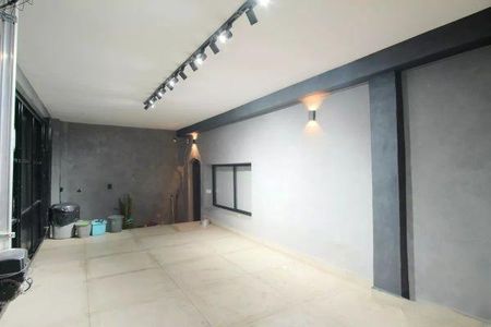 Casa à venda com 2 quartos, 160m² em Chácara Seis de Outubro, São Paulo
