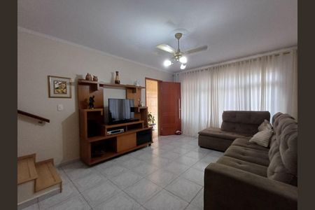 Casa à venda com 3 quartos, 127m² em Vila Carrão, São Paulo
