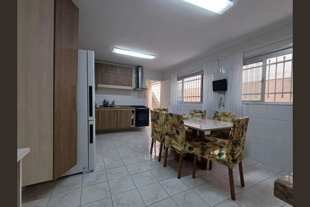 Casa à venda com 3 quartos, 127m² em Vila Carrão, São Paulo