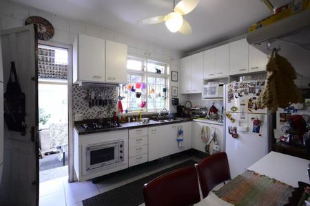 Casa à venda com 250m², 3 quartos e 2 vagas