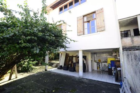 Casa à venda com 250m², 3 quartos e 2 vagas