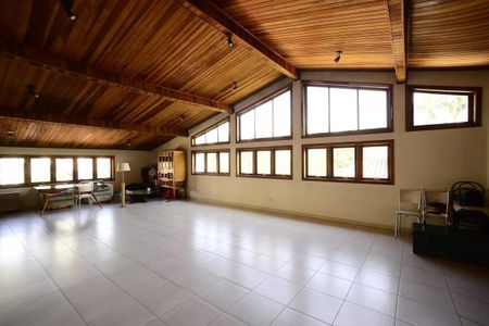 Casa à venda com 250m², 3 quartos e 2 vagas