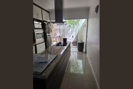 Casa à venda com 73m², 3 quartos e 2 vagas