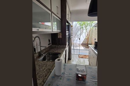Casa à venda com 73m², 3 quartos e 2 vagas