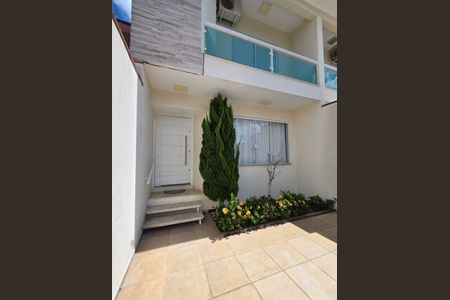 Casa à venda com 73m², 3 quartos e 2 vagas