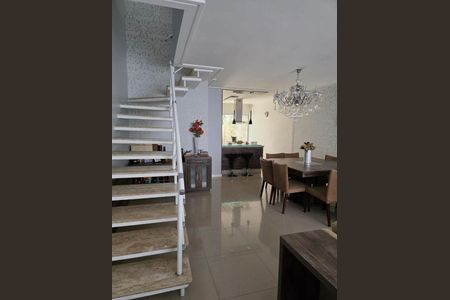 Casa à venda com 73m², 3 quartos e 2 vagas