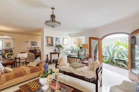 Casa à venda com 8 quartos, 399m² em Morumbi, São Paulo