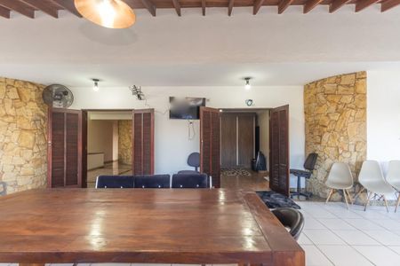 Casa à venda com 3 quartos, 700m² em Utinga, Santo André