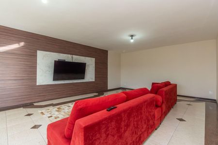 Casa à venda com 3 quartos, 700m² em Utinga, Santo André