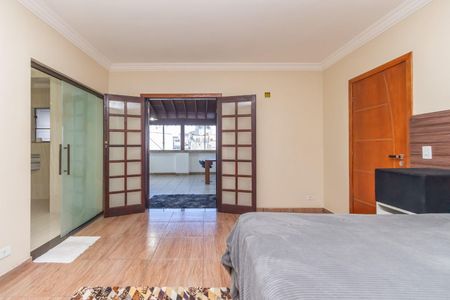 Casa à venda com 3 quartos, 700m² em Utinga, Santo André