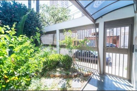 Casa à venda com 5 quartos, 386m² em Vila Santo Estevão, São Paulo