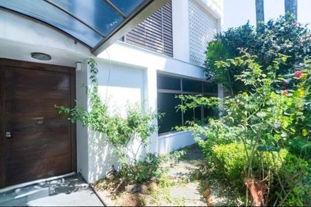 Casa à venda com 5 quartos, 386m² em Vila Santo Estevão, São Paulo