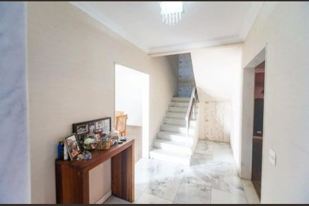 Casa à venda com 5 quartos, 386m² em Vila Santo Estevão, São Paulo