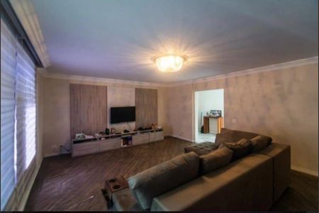 Casa à venda com 5 quartos, 386m² em Vila Santo Estevão, São Paulo