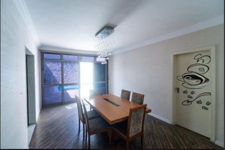 Casa à venda com 5 quartos, 386m² em Vila Santo Estevão, São Paulo