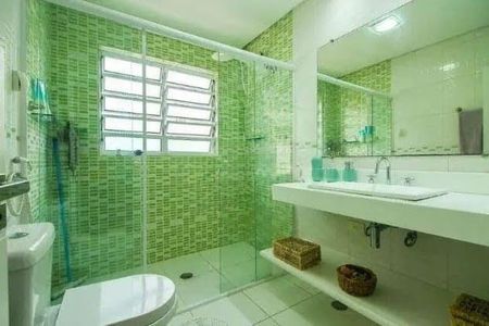 Casa à venda com 169m², 3 quartos e 2 vagas
