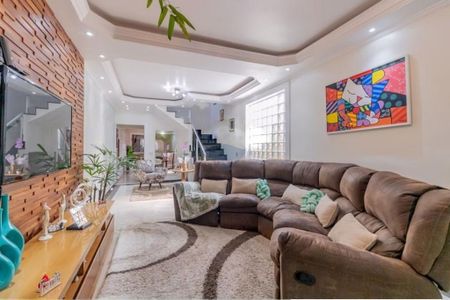 Casa à venda com 3 quartos, 353m² em Parque Peruche, São Paulo